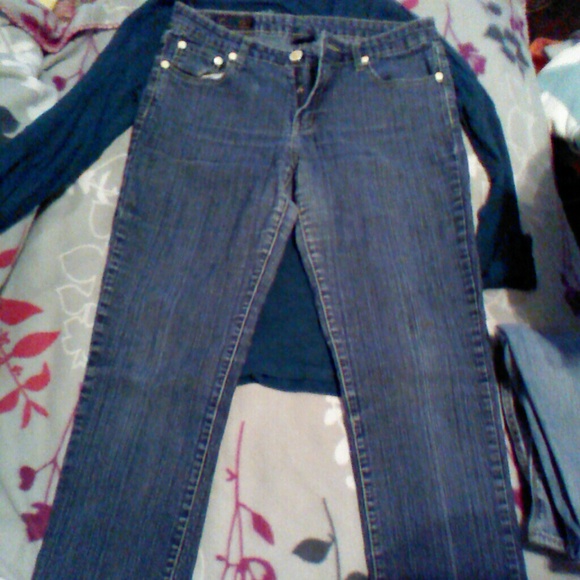 Jeans - Picture 2 of 3