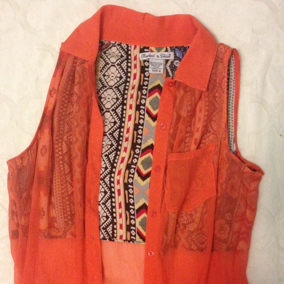 🌺button up tank🌞 - Picture 2 of 2