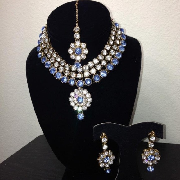 Antique necklace set