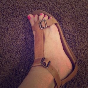 Tan low heel sandal 10 platform shoes