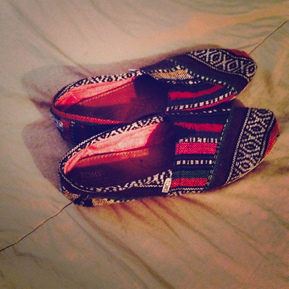 Toms