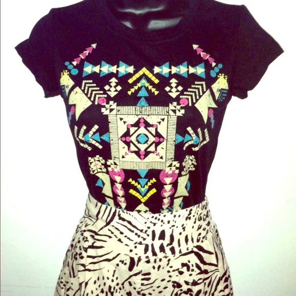 *Sold* H&M Printed Shorts*& Tribal Print Tee (New)