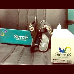 Sierra's Flexibly Fun Footwear