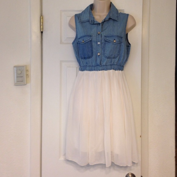 Dresses & Skirts - Sold in bundle!🎉🎉 Host Pick🎉Denim spring dress!