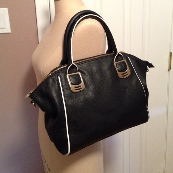 Steve Madden Bags - Steve Madden "BBANDIT" Handbag Steve Madden Bags - Steve Madden "BBANDIT" Handbag