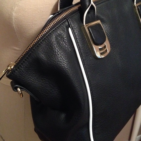 Steve Madden Bags - Steve Madden "BBANDIT" Handbag Steve Madden Bags - Steve Madden "BBANDIT" Handbag