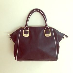 Steve Madden Bags - Steve Madden "BBANDIT" Handbag Steve Madden Bags - Steve Madden "BBANDIT" Handbag