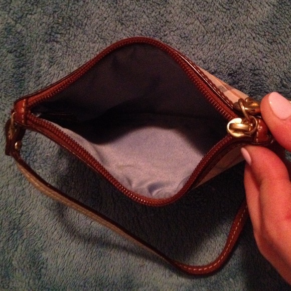 Cream plaid Coach Wristlet VEUC - Picture 3 of 3