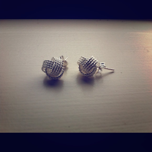Tiffany inspired mesh knot earrings
