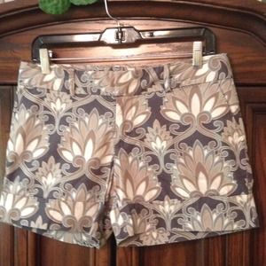 Floral short shorts