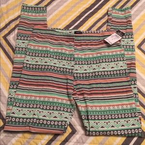 ✨ NWT Aztec Leggings