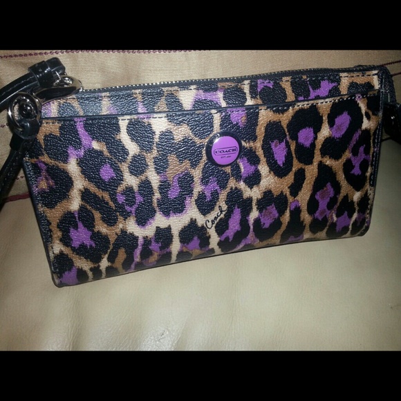 Coach wrestler wallet