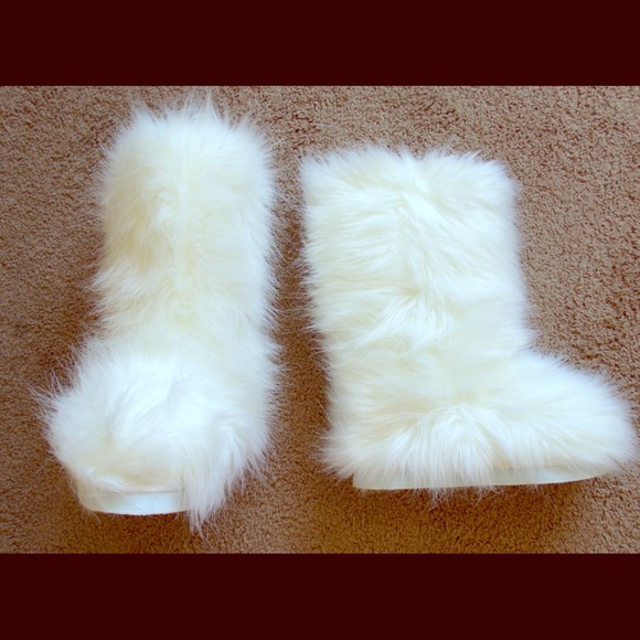 Gabriela Rocha boots