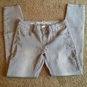 Stretchy gray denim legging