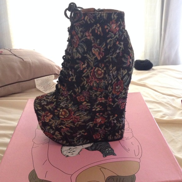 Jeffery Campbell Damsel platform bootie