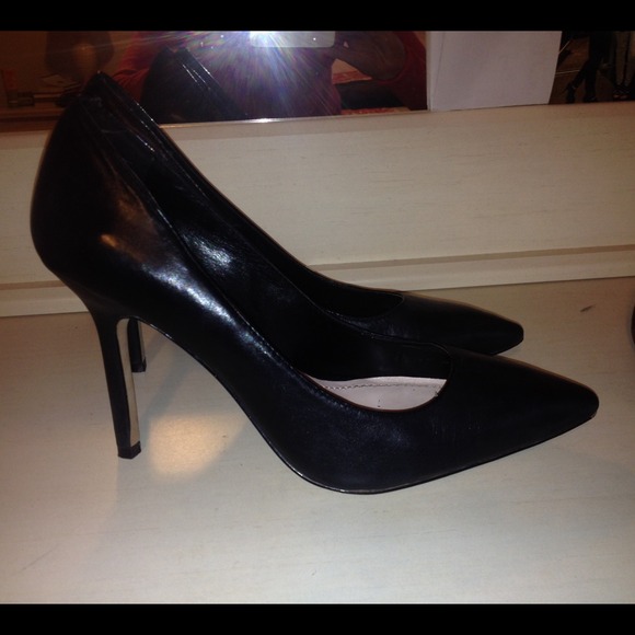 Sold - Picture 3 of 4