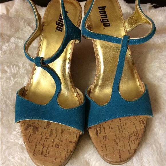 Bongo sandal wedges size 9