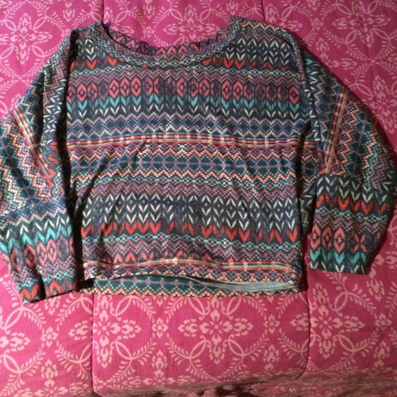 🌀TRADED🌀3/4 tribal print shirt