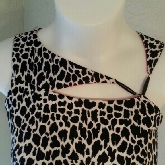 *REDUCED* Beautiful Dress - Picture 2 of 4