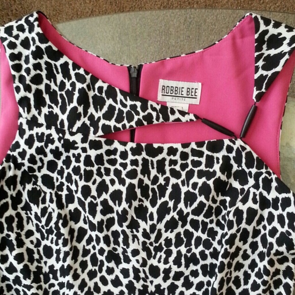 *REDUCED* Beautiful Dress - Picture 4 of 4