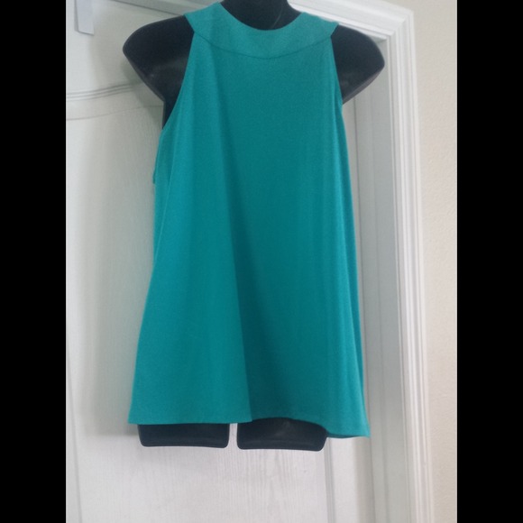 SOLD!! Apostrophe Top - Picture 4 of 4