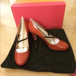 Kate Spade Pumps. NWT, box & dust bag. Size 7.5.