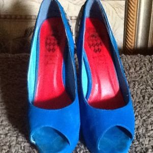 Gently worn. Marks if any are from normal wearing.