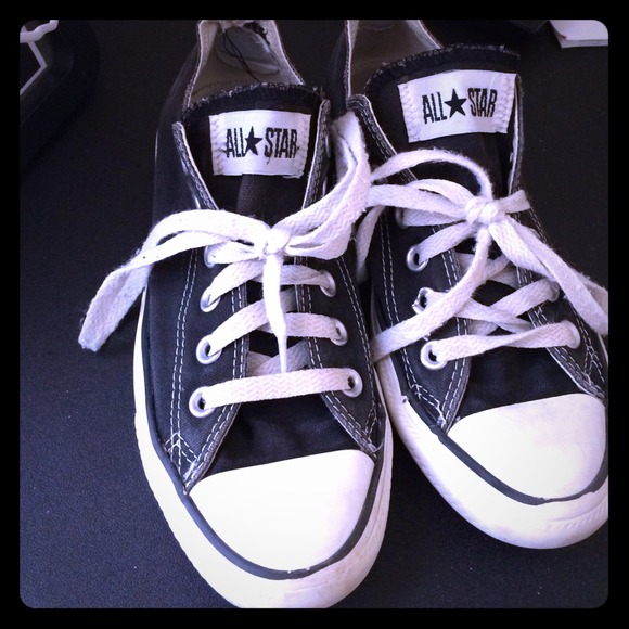 Black and white converse all star