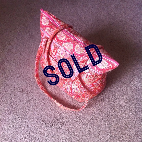 Vera Bradley weekend bag in Melon - Picture 1 of 4