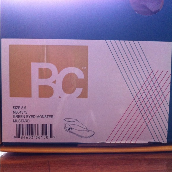 BC Mustard Sandals - Picture 2 of 2