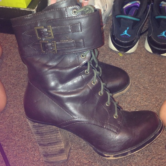 Boots - Picture 1 of 4