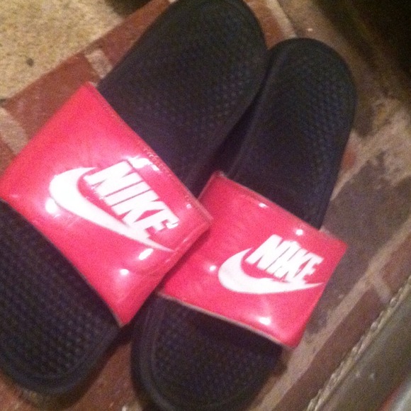 Nike slides
