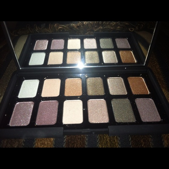 NARS eyeshadow palette NEW with mirror compact