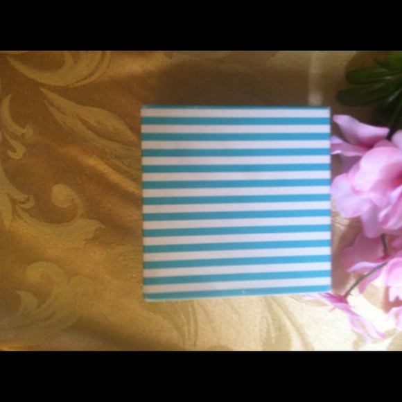 On sale in the box Cato silver peach necklace set - Picture 4 of 4