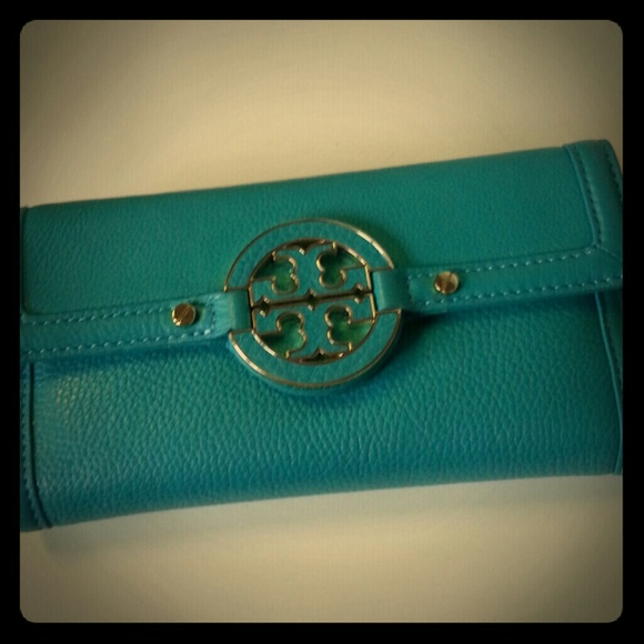 Tory burch wallet