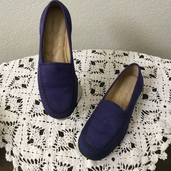 ROCKPORT deep purple leather loafers! Size 6 M!