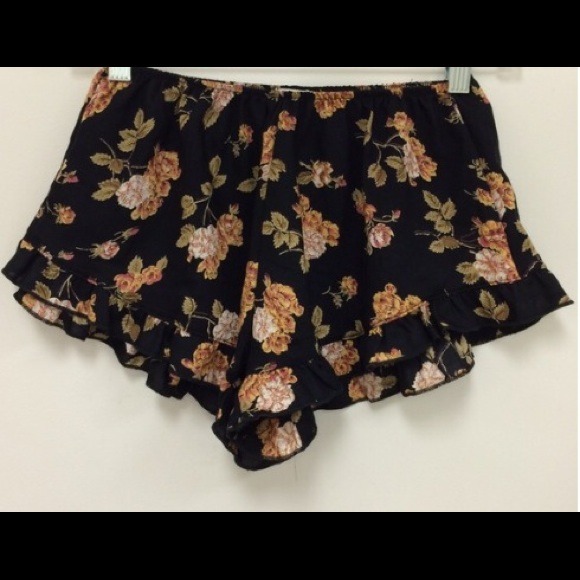 Brandy Melville Vodi Shorts