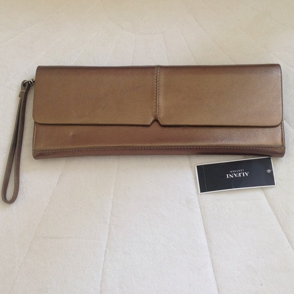 Alfani Handbags - ⚡SALE⚡NWT Alfani clutch