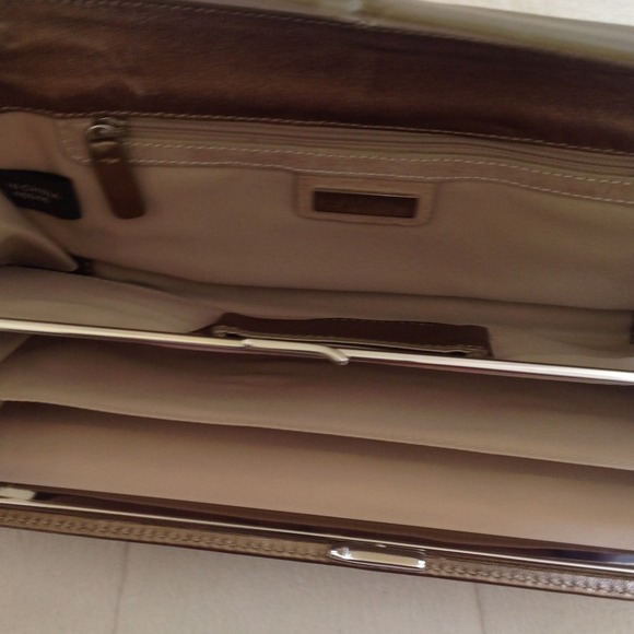 ⚡SALE⚡NWT Alfani clutch - Picture 3 of 4