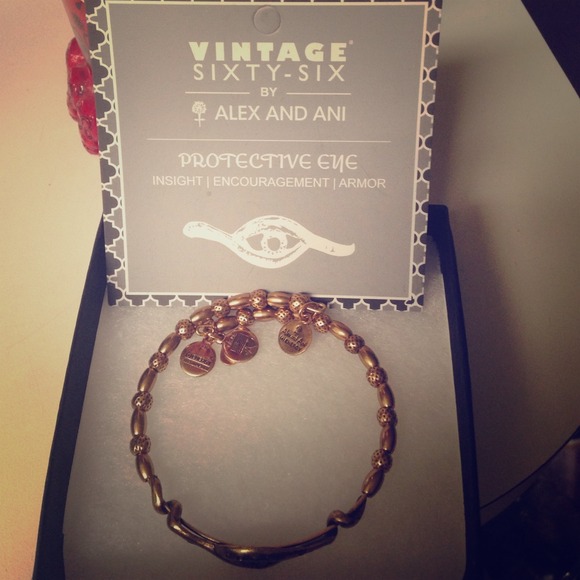 Alex & Ani bracelet 💖