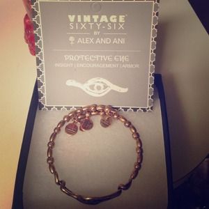 Alex & Ani bracelet 💖