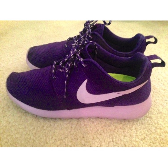❌SOLD Nike Roshe Runs