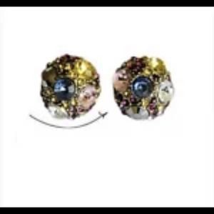 Colorful bronze stud earrings super cute! 💛💙💎💜