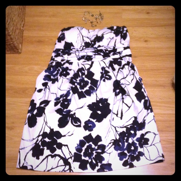 Blue and white strapless dress!@rdixon06