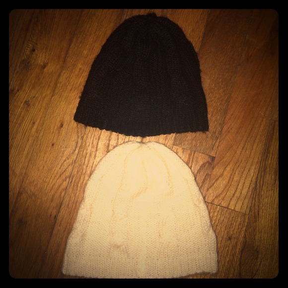 Black & ivory beanies