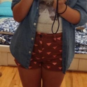 Burgundy shorts with pink triangles