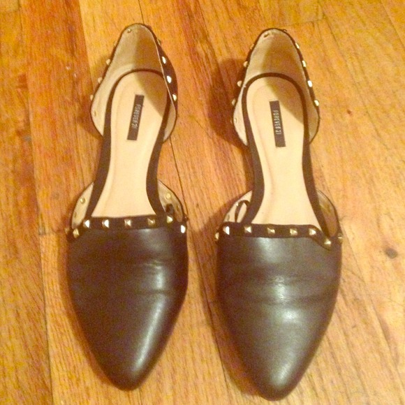 ❌sold❌Black studded flats