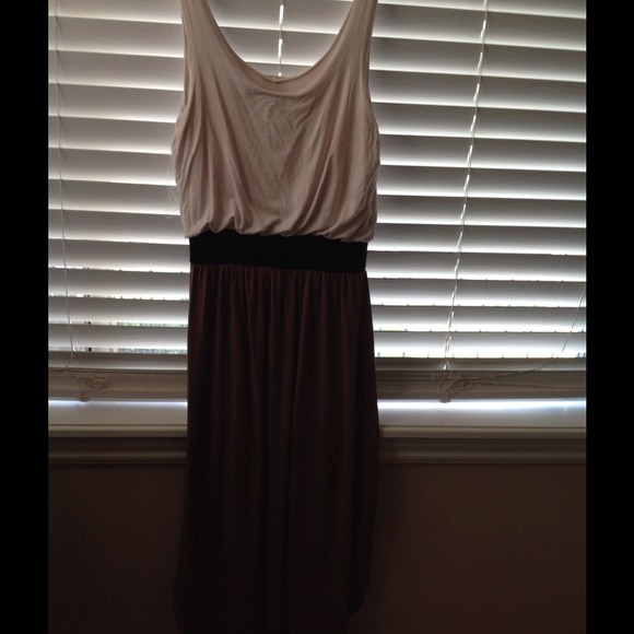 NWT Lola Color Tan Combo Dress size S - Picture 3 of 4