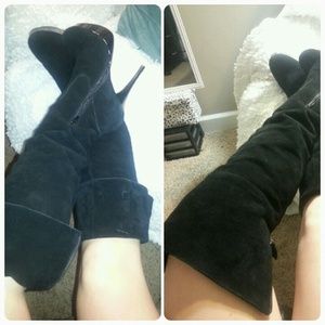 Reduced! Knee high, heel black suede boots