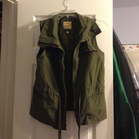 Princess Vera Wang Cargo Vest